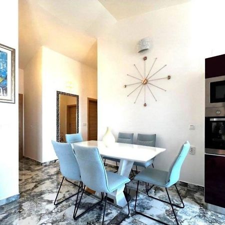 Komfortabeles Apartment Im Sueden Von Ciovo Trogir Bagian luar foto